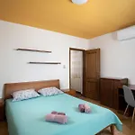 Arena - Pool Table, Table Tennis, Darts & Vila