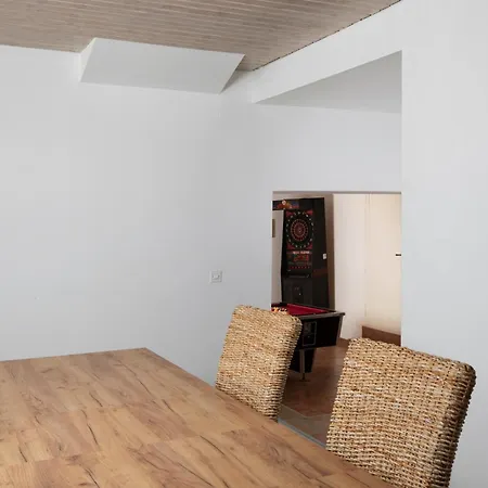 Arena - Pool Table, Table Tennis, Darts & Vila *
