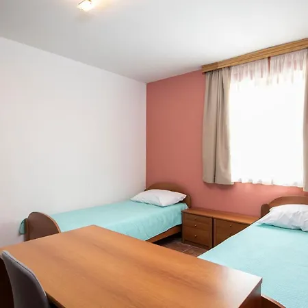 Arena - Pool Table, Table Tennis, Darts & Pula