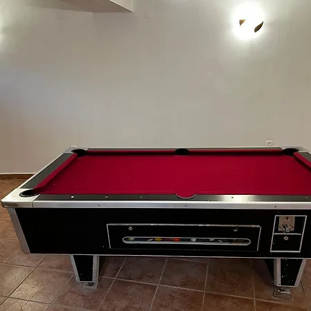 Arena - Pool Table, Table Tennis, Darts & Villa Pula