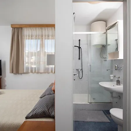 Arena - Pool Table, Table Tennis, Darts & Pula