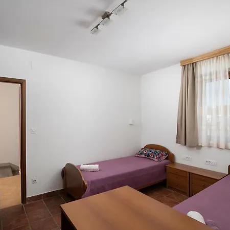 Arena - Pool Table, Table Tennis, Darts & *