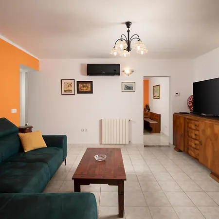 Arena - Pool Table, Table Tennis, Darts & *