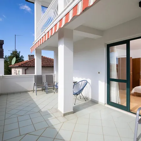 Villa Arena - Pool Table, Table Tennis, Darts & Pula