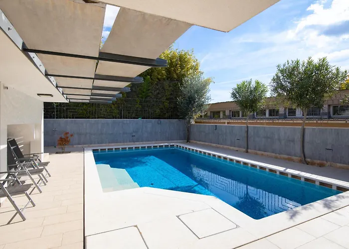 Arena - Pool Table, Table Tennis, Darts & Βίλα *