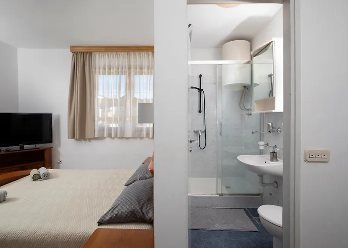 Arena - Pool Table, Table Tennis, Darts & Πούλα