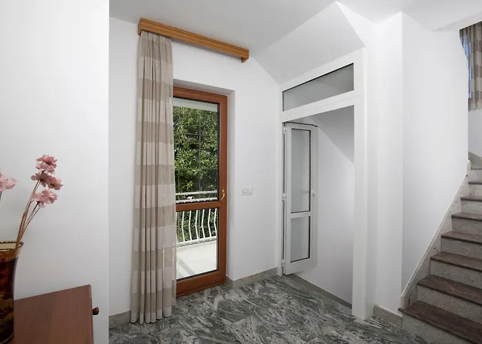 Arena - Pool Table, Table Tennis, Darts & Βίλα