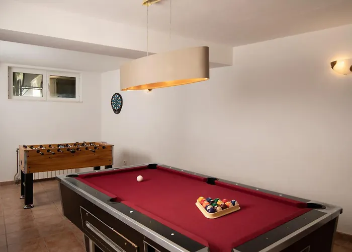 Βίλα Arena - Pool Table, Table Tennis, Darts &