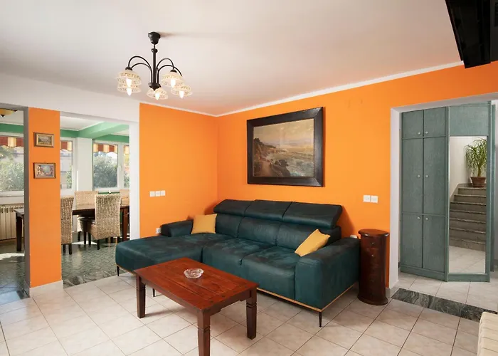 Vila Arena - Pool Table, Table Tennis, Darts &