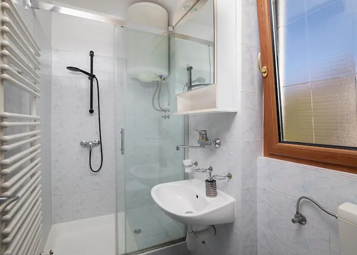 Arena - Pool Table, Table Tennis, Darts & 풀라