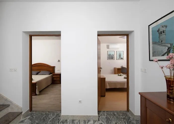 Arena - Pool Table, Table Tennis, Darts & * 풀라