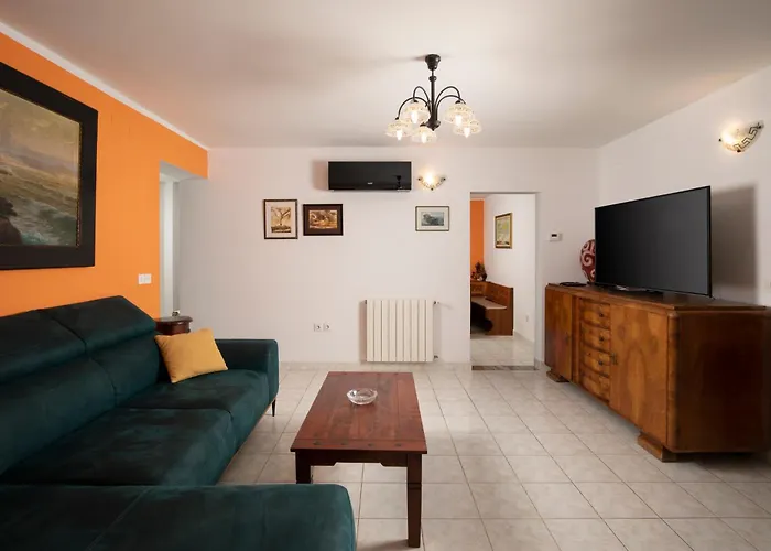 Arena - Pool Table, Table Tennis, Darts & *